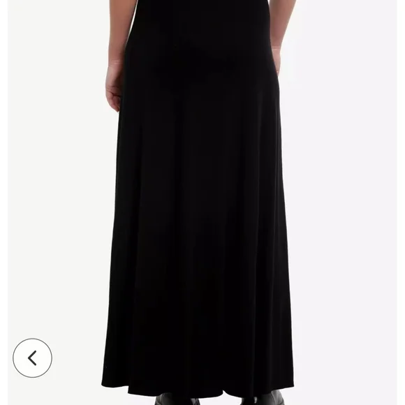 Elegant Black Lace-Up Maxi Skirt - Picture 2 of 2